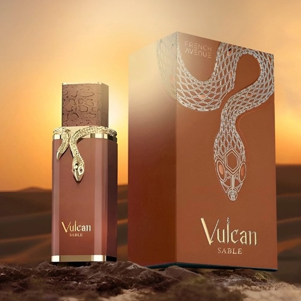 Флакон на French Avenue Vulcan Sable EDP Unisex – луксозен унисекс парфюм с пикантно-дървесен характер и дълготраен аромат.