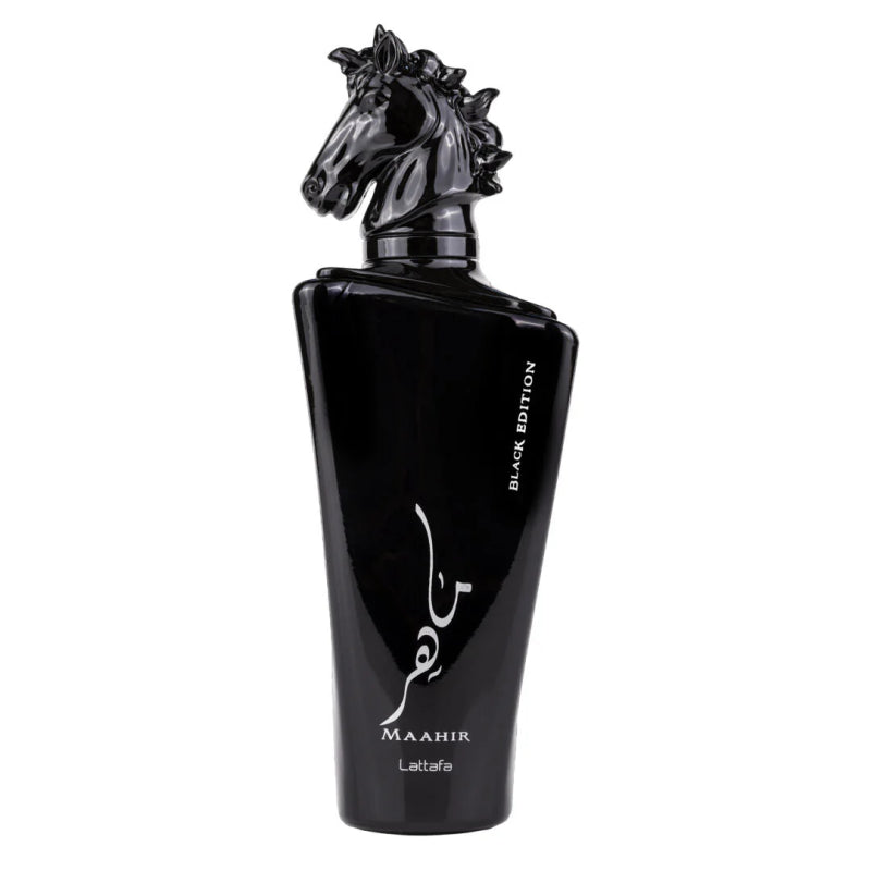 Флакон Lattafa Maahir Black Edition 100ml на черен фон със златисти сенки и ориенталски орнаменти.